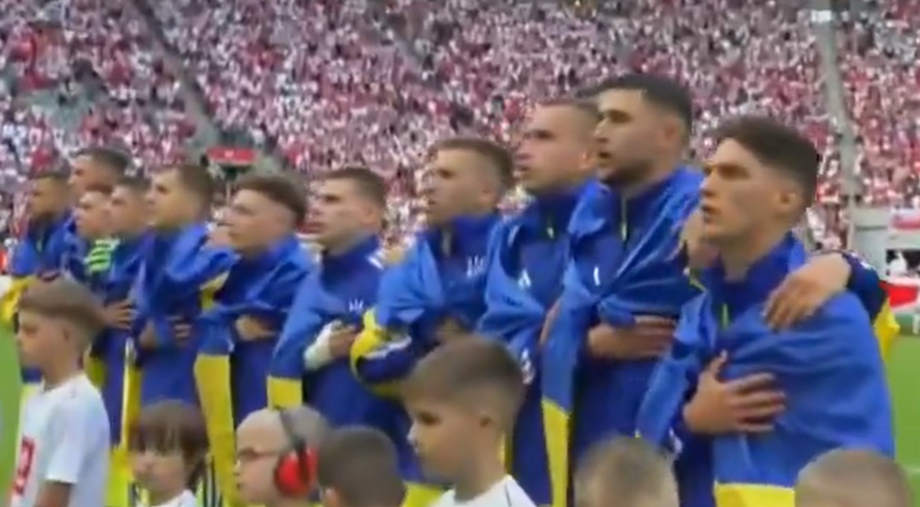 Wrocław: pokazali twarze piłkarzy z Ukrainy, gdy wygwizdywano ich hymn [WIDEO]