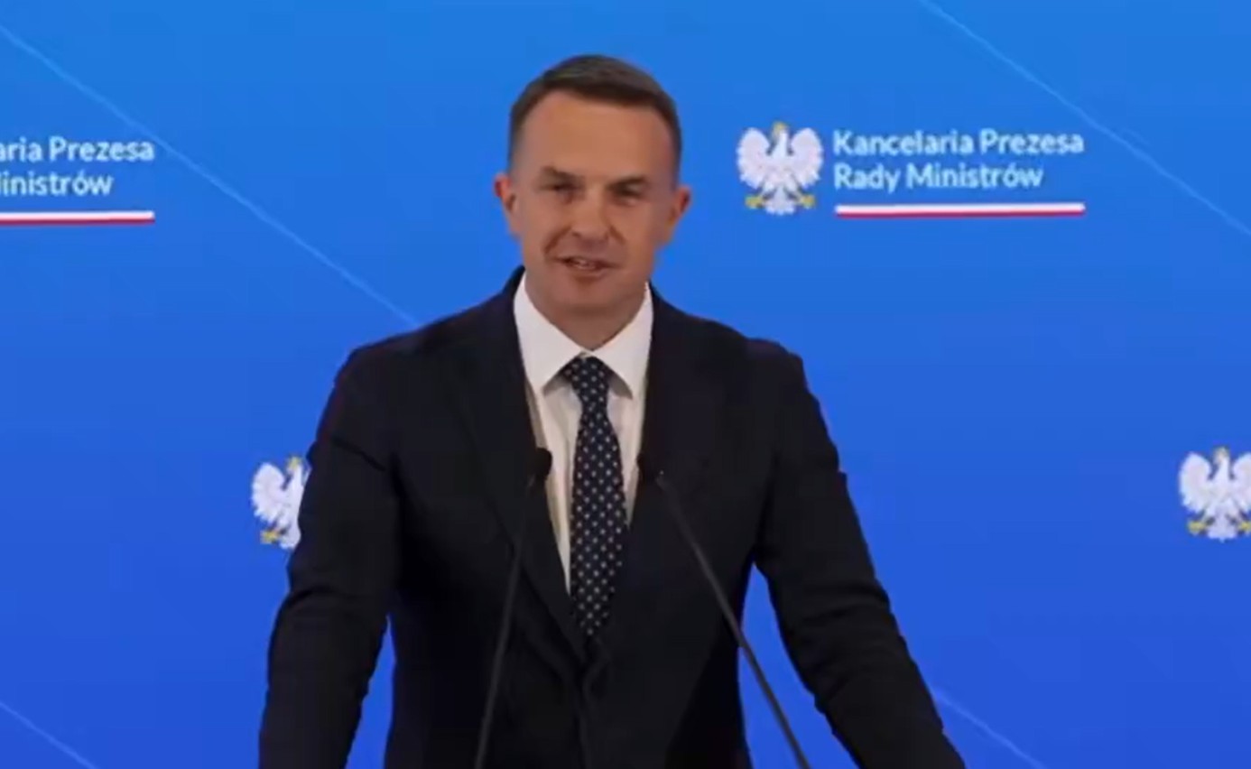 Szłapce puściły nerwy na konferencji. „Z panem na chamstwo nikt nie jest w stanie wygrać” [WIDEO]