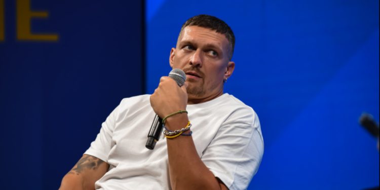 Usyk podjął sensacyjną decyzję. Chodzi o wszystkie pasy mistrzowskie