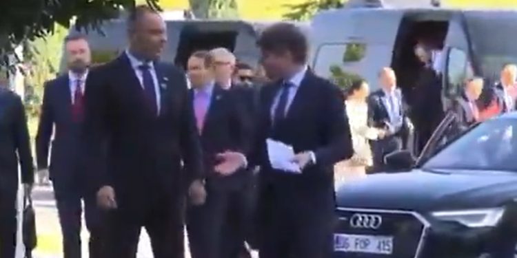 Nawrocki na szczycie NATO. Nagle zauważył Kosiniaka i Sikorskiego [WIDEO]