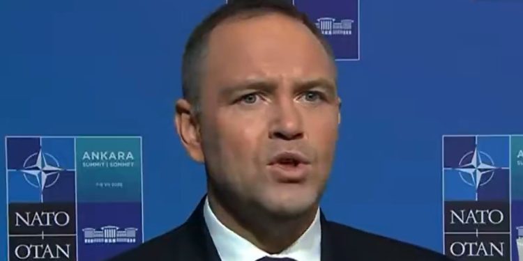 Nawrocki ujawnił, że rozmawiał z Zełenskim. Opowiedział jej przebieg [WIDEO]