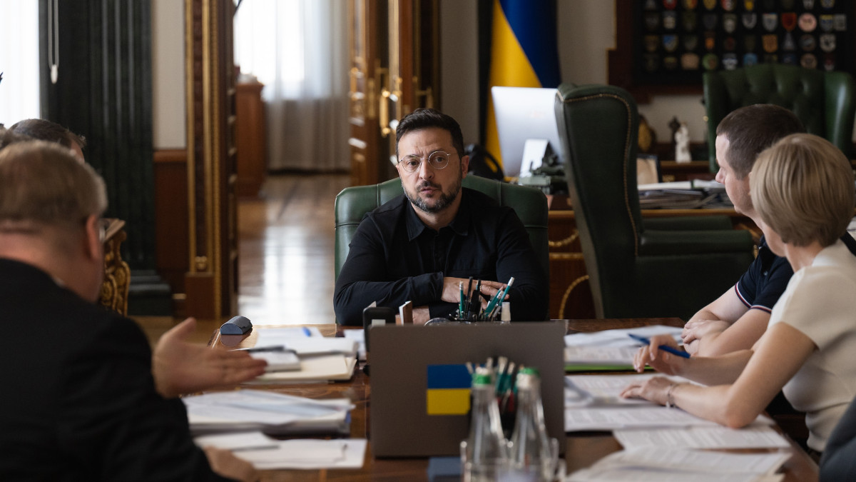 Zełenski podjął pilną decyzję ws. „polityki wobec Polski”. Jest mowa o Wołyniu