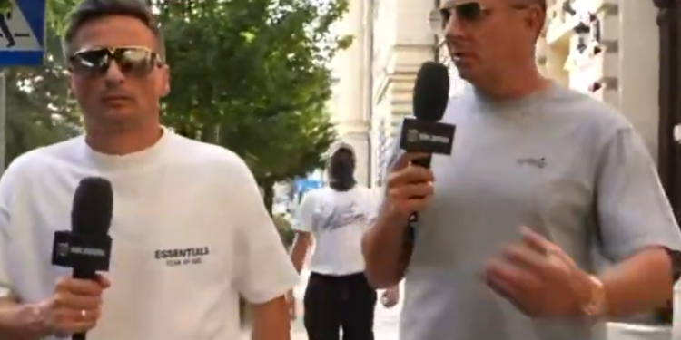 Borek i Peszko nadawali na żywo w Krakowie. Nagle podszedł zamaskowany człowiek [WIDEO]