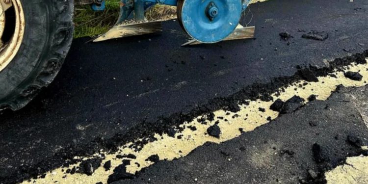 Gliwice: nowe informacje ws. rolnika, który zaorał asfalt. Ujawniła je Prokuratura