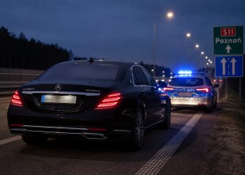 Maybach rozbił się na S11. Ujawniono, kto nim kierował