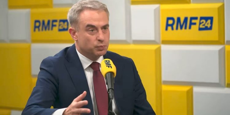 Gawkowski wyłączy platformę X w Polsce „jeśli zagrozi demokracji?”
