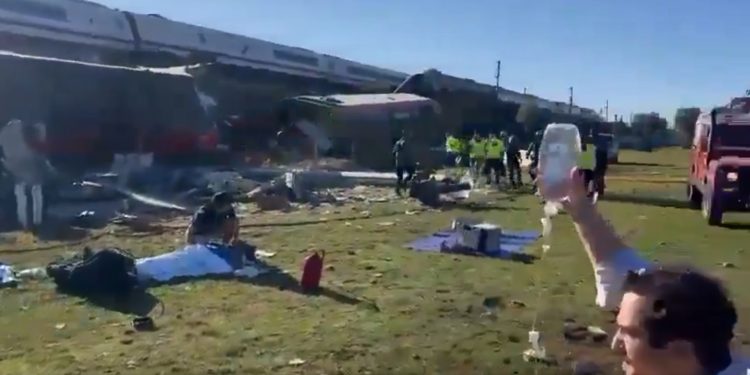 Zderzenie dwóch pociągów w Hiszpanii. Masa ofiar [WIDEO]