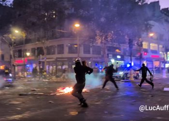 To koniec Francji jaką znamy. Totalna anarchia na ulicach! [WIDEO]